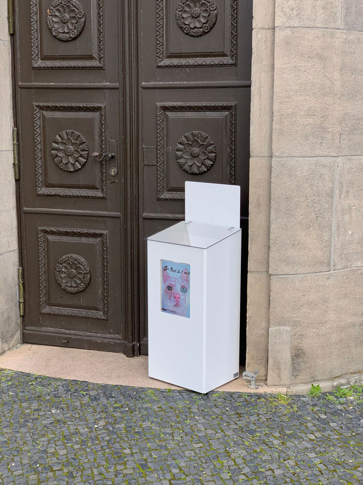 Zeitschriftenschütte in Schedegg